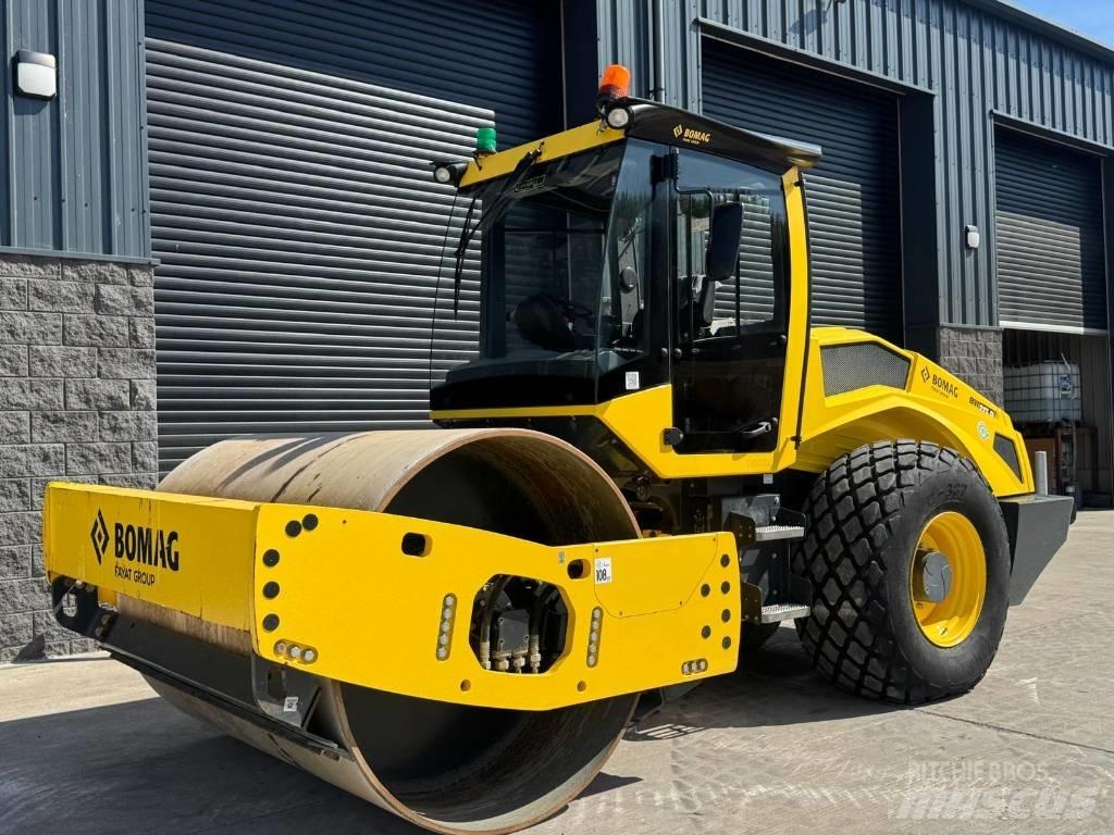 Bomag BW 213 D H-2 Ühe trumliga rullid