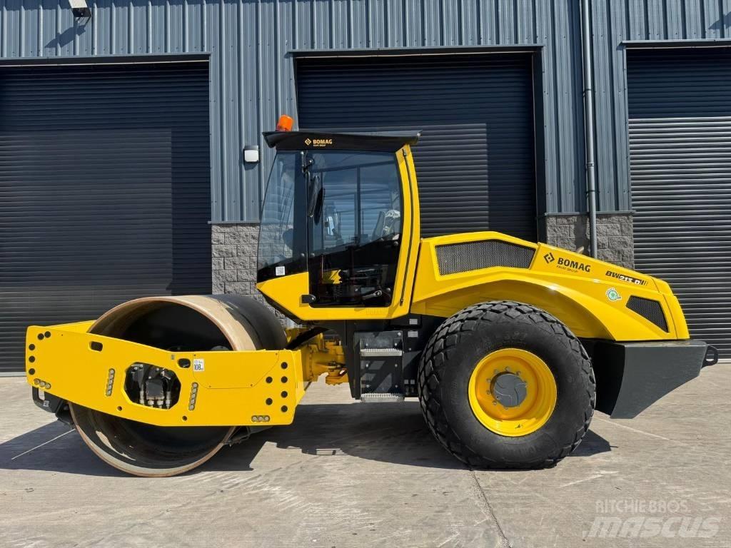 Bomag BW 213 D H-2 Ühe trumliga rullid