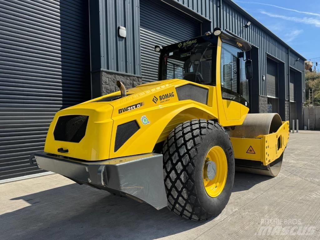 Bomag BW 213 D H-2 Ühe trumliga rullid