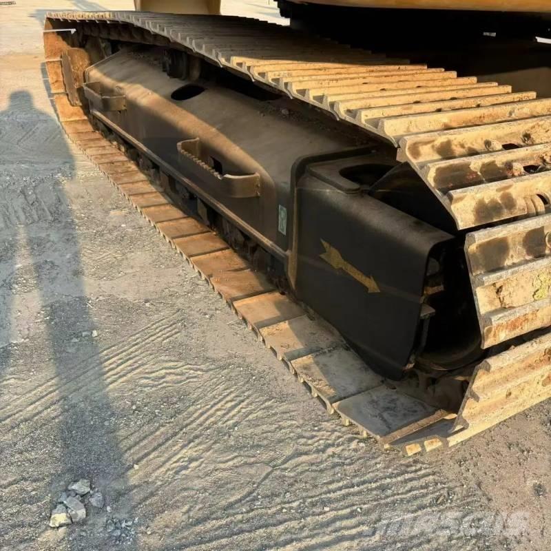 CAT 312 Roomikekskavaatorid