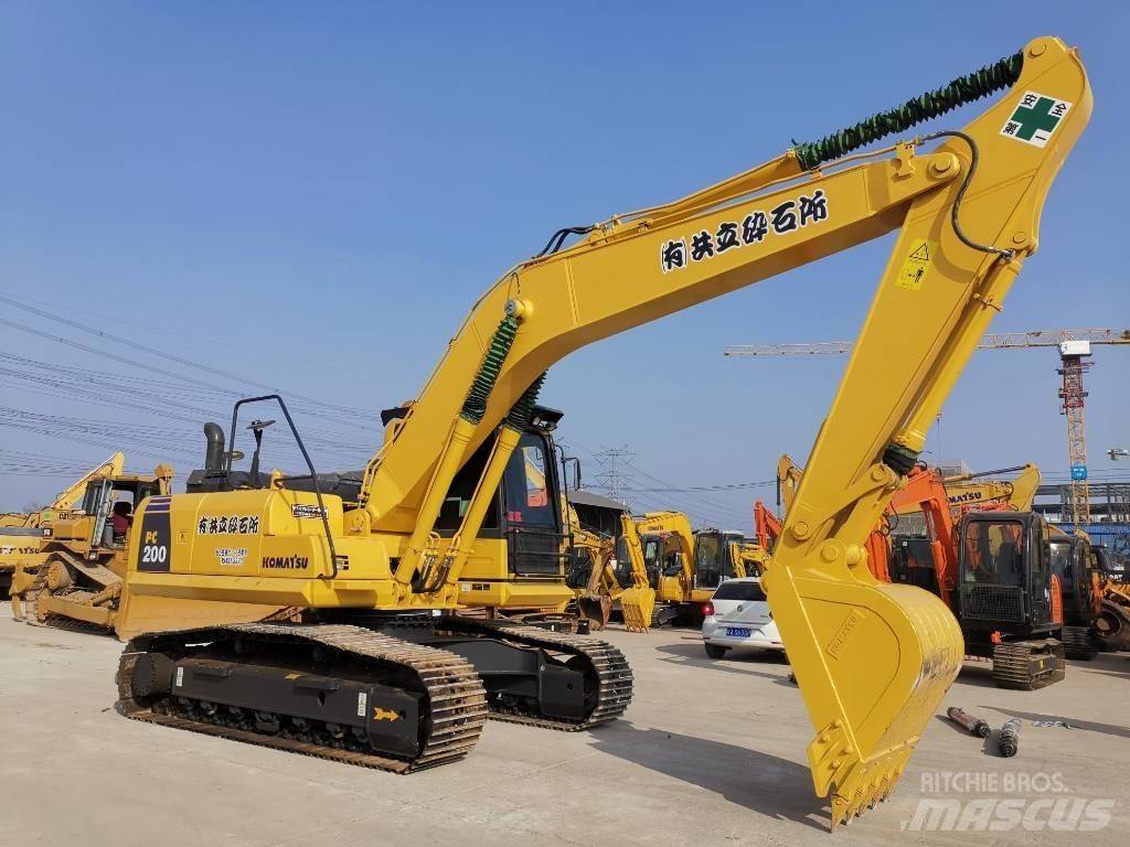 Komatsu PC 200-8 Väikeekskavaatorid 7t-12t