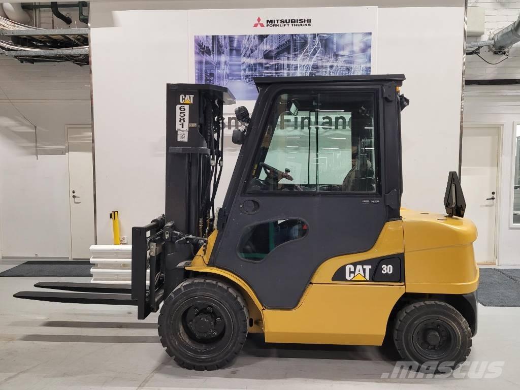 CAT DP 30 N Diiseltõstukid