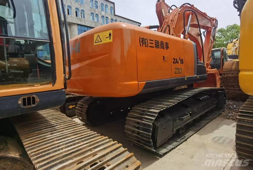 Hitachi ZX 210 Roomikekskavaatorid
