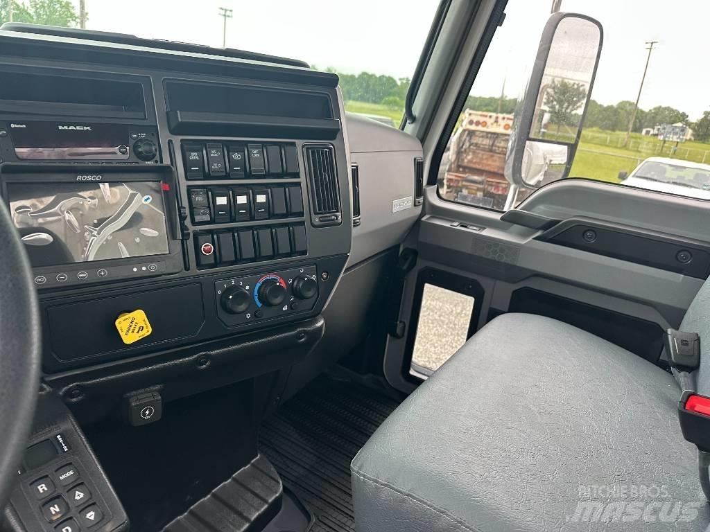 Mack MD7 Prügiautod