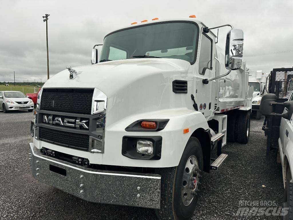 Mack MD7 Prügiautod
