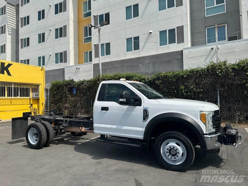 Ford F 550 Raamautod