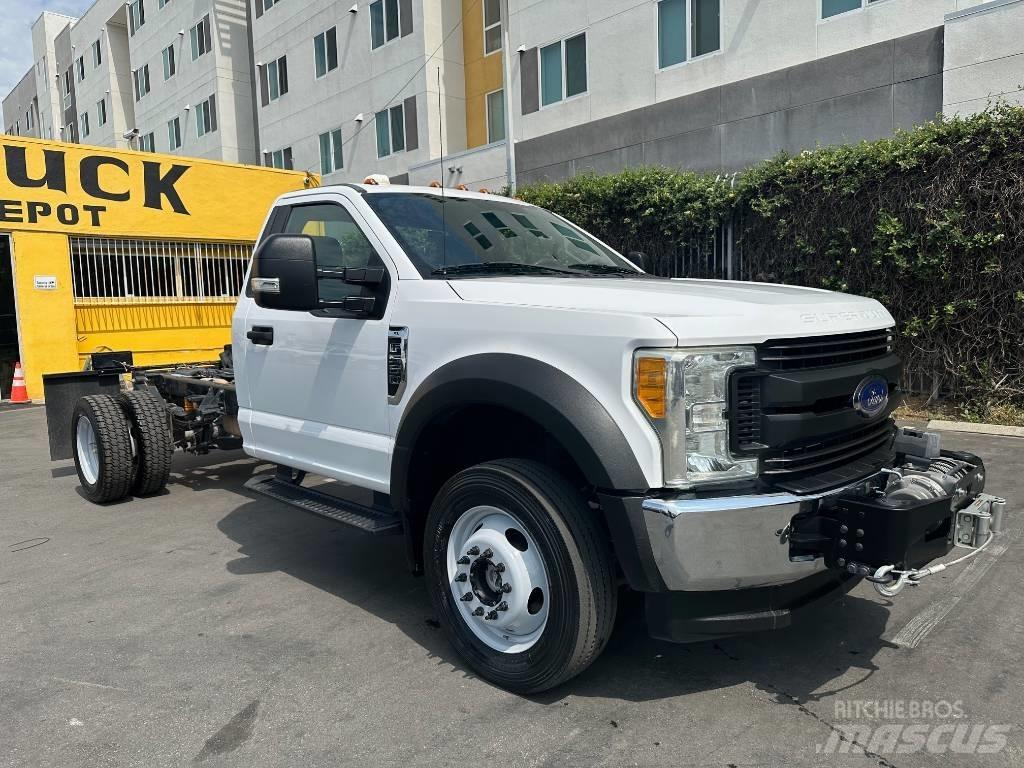Ford F 550 Raamautod