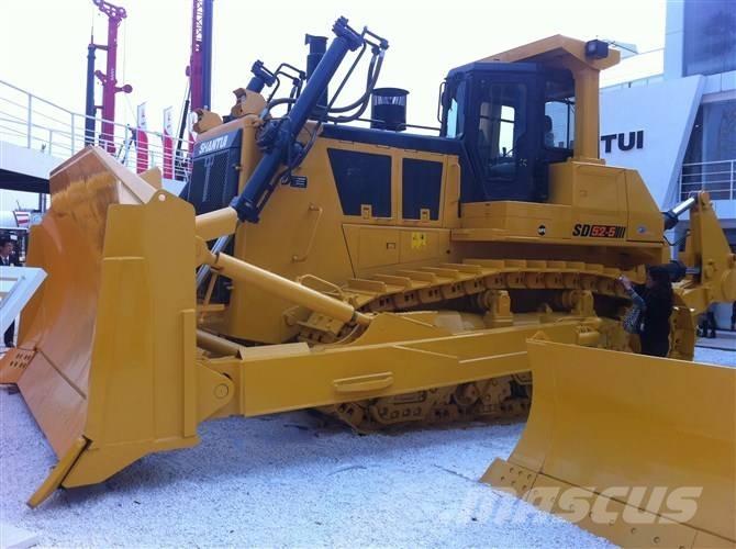 Komatsu D 65 EX-16 Buldooserid