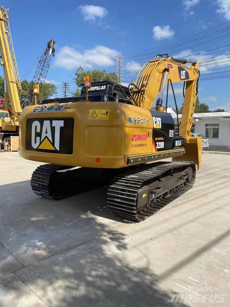CAT 320 D Roomikekskavaatorid
