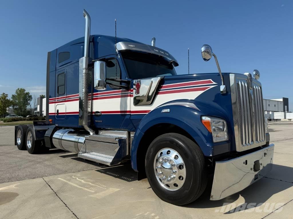 Kenworth W 990 Sadulveokid