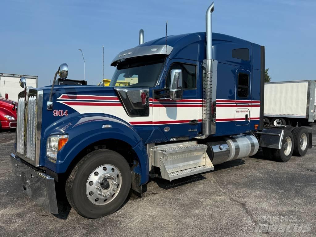 Kenworth W 990 Sadulveokid