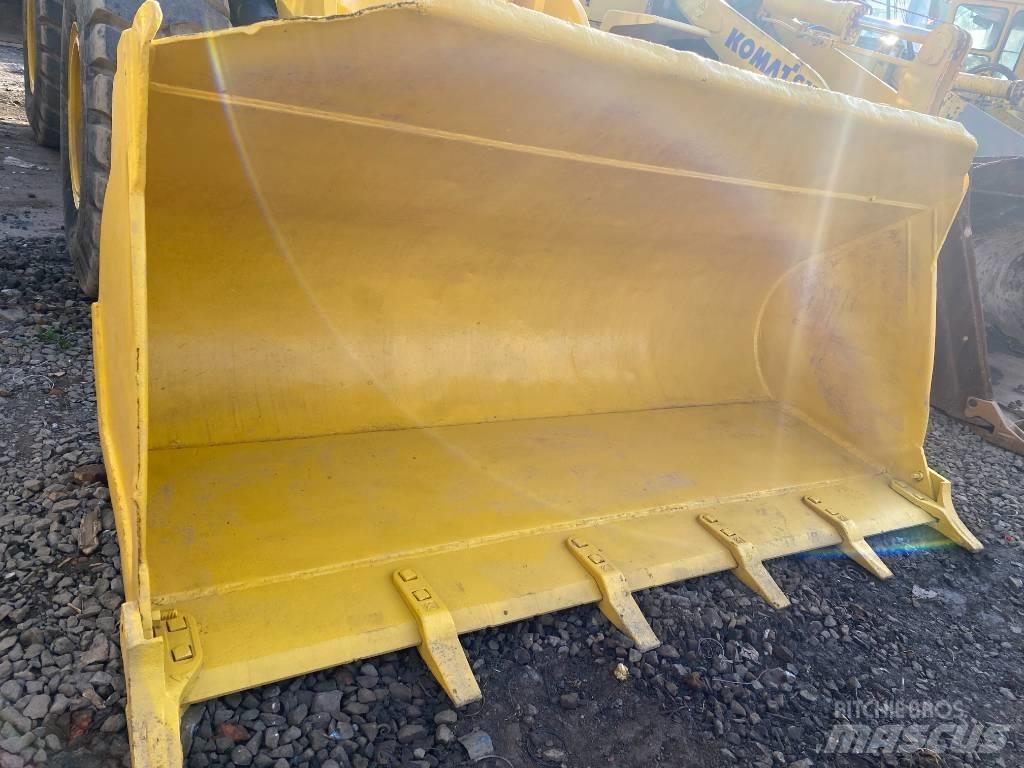 Komatsu WA 320-5 Rataslaadurid