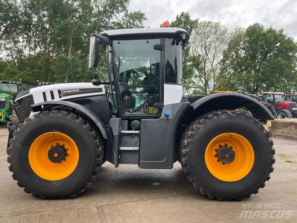 JCB Fastrac 4220 Traktorid