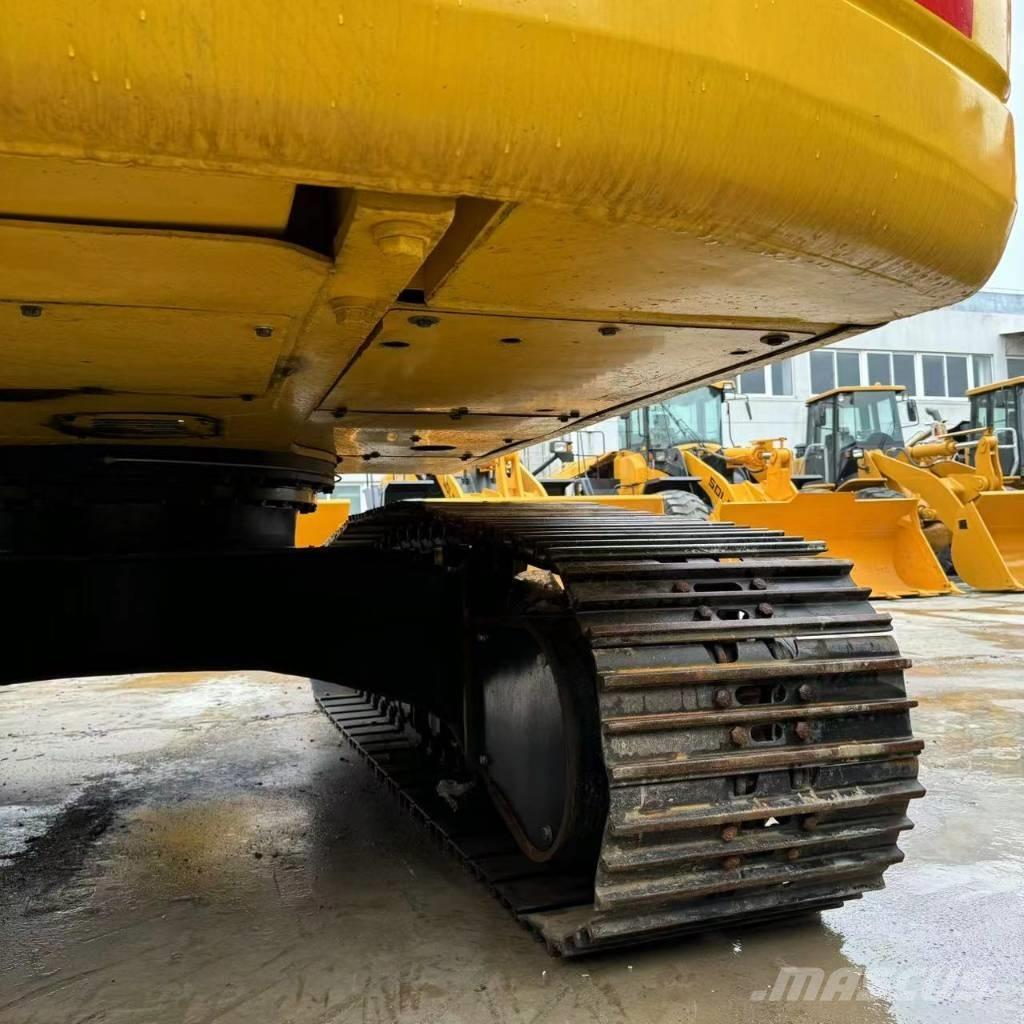 Komatsu PC 220-8 Roomikekskavaatorid