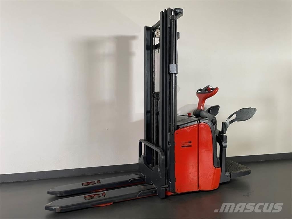 Linde L14AP Järelkäidavad virnastajad