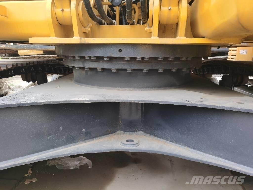Komatsu PC 220-7 Roomikekskavaatorid