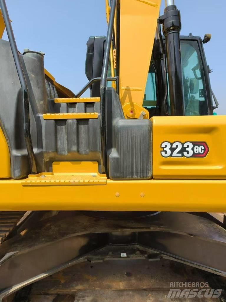 CAT 323 GC Roomikekskavaatorid