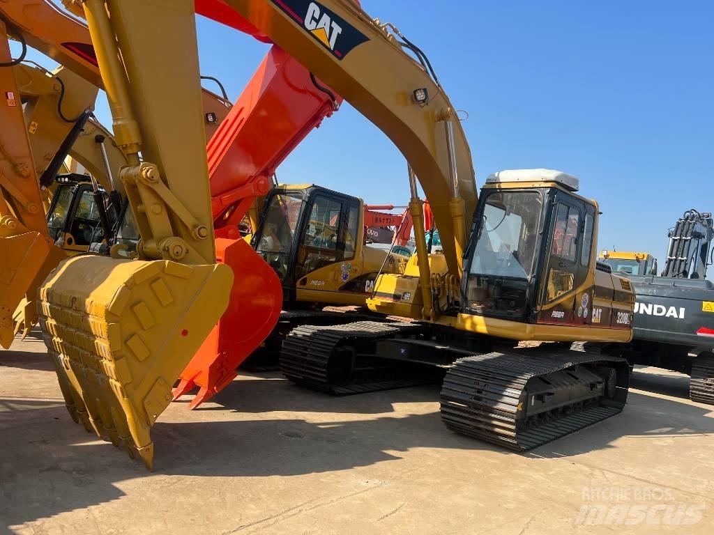CAT 320 B L Roomikekskavaatorid
