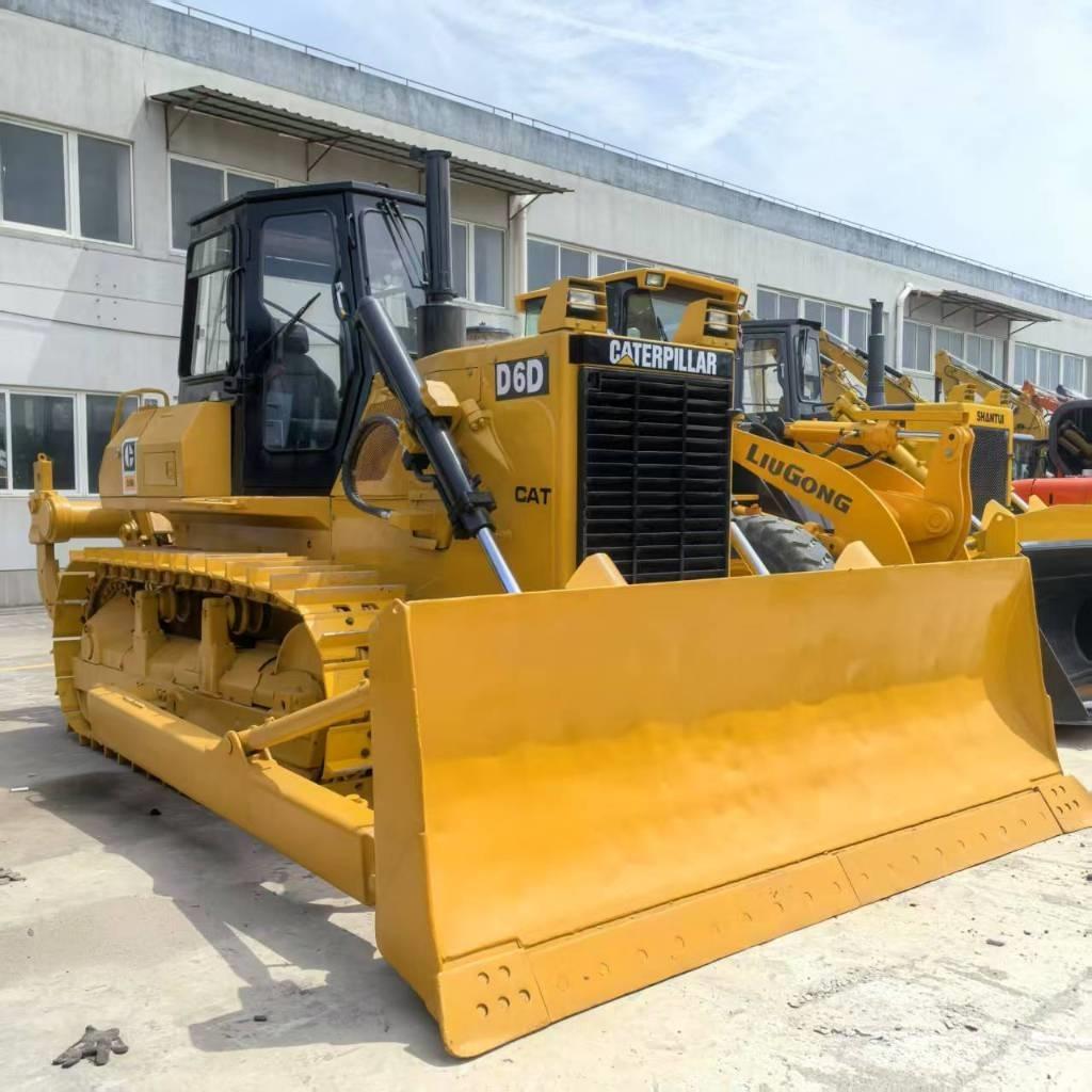 CAT D 6 D Buldooserid