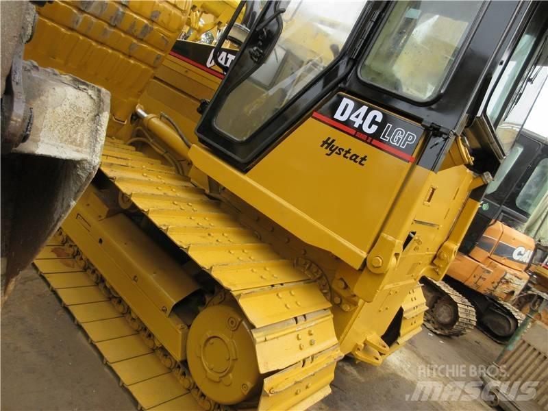 CAT D 4 C Buldooserid