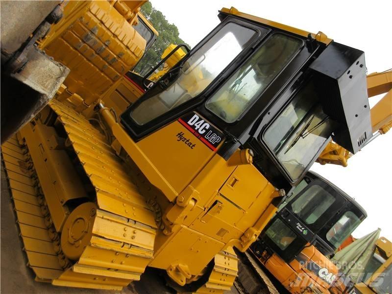 CAT D 4 C Buldooserid