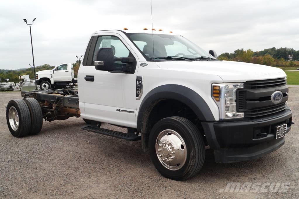 Ford F 550 XL SD Raamautod
