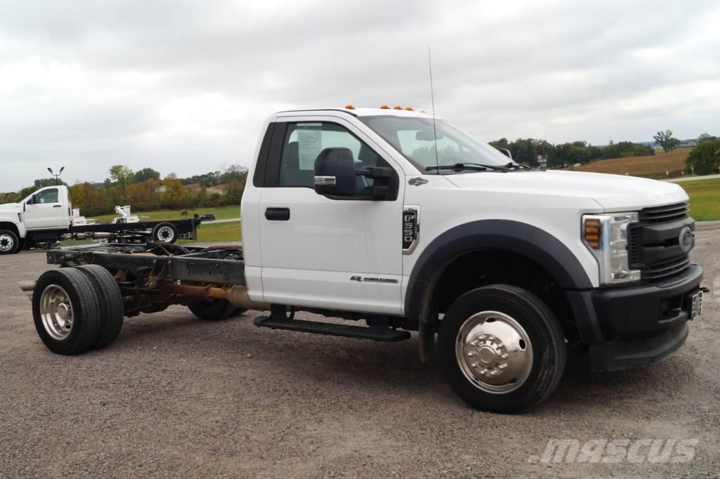 Ford F 550 XL SD Raamautod