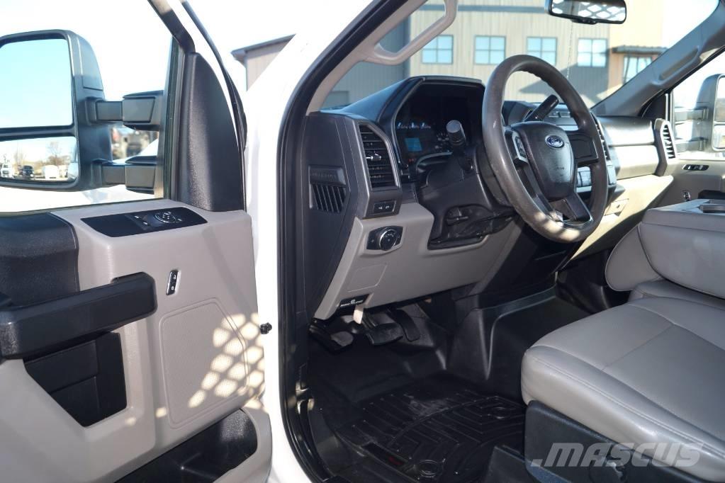 Ford F 550 XL SD Raamautod
