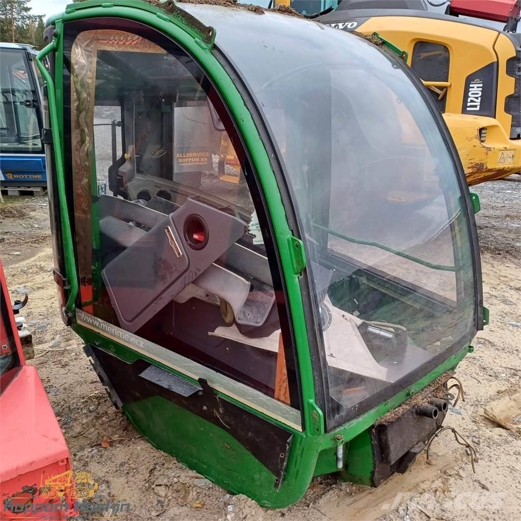 John Deere 1270e Kabiinid