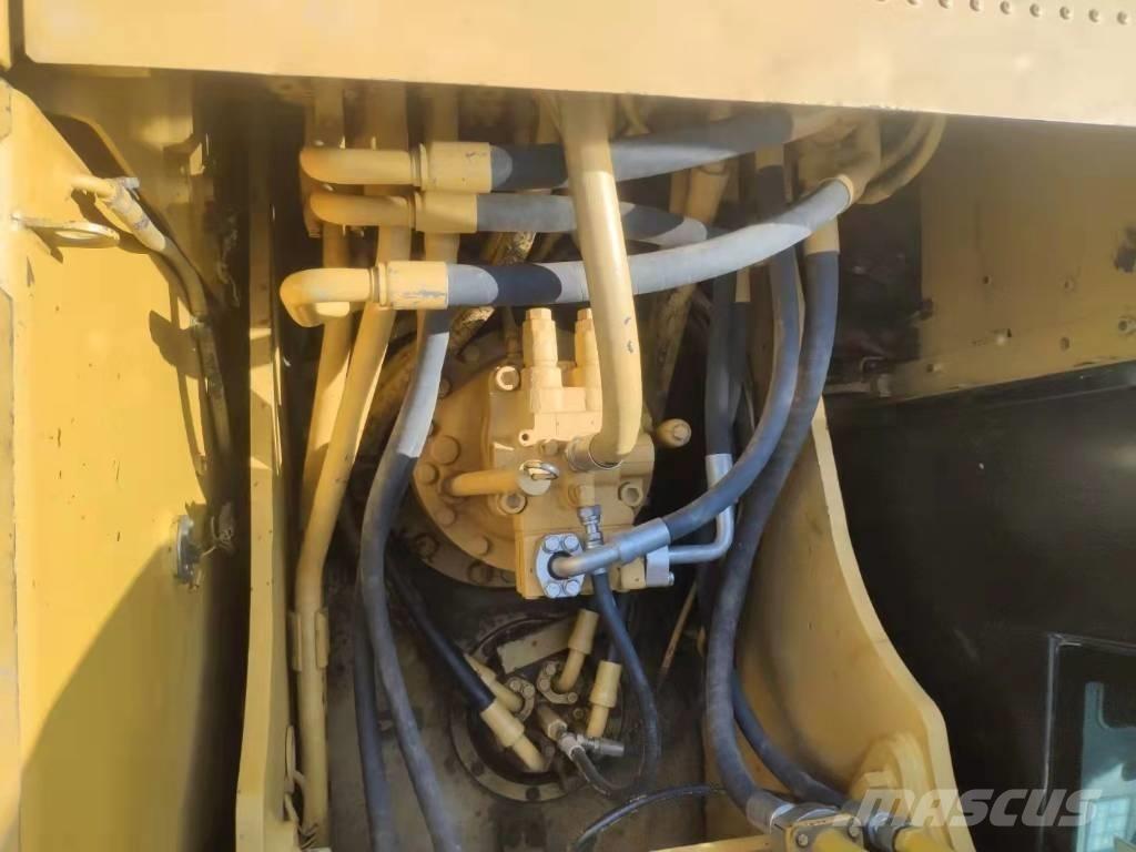 CAT 320 B Roomikekskavaatorid