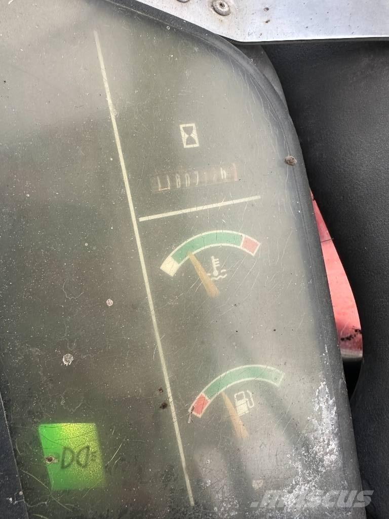 Komatsu PC 75 Väikeekskavaatorid 7t-12t