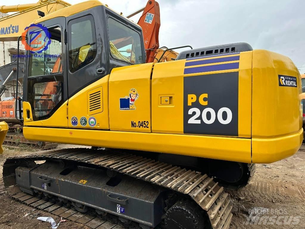 Komatsu PC 200-7 Roomikekskavaatorid