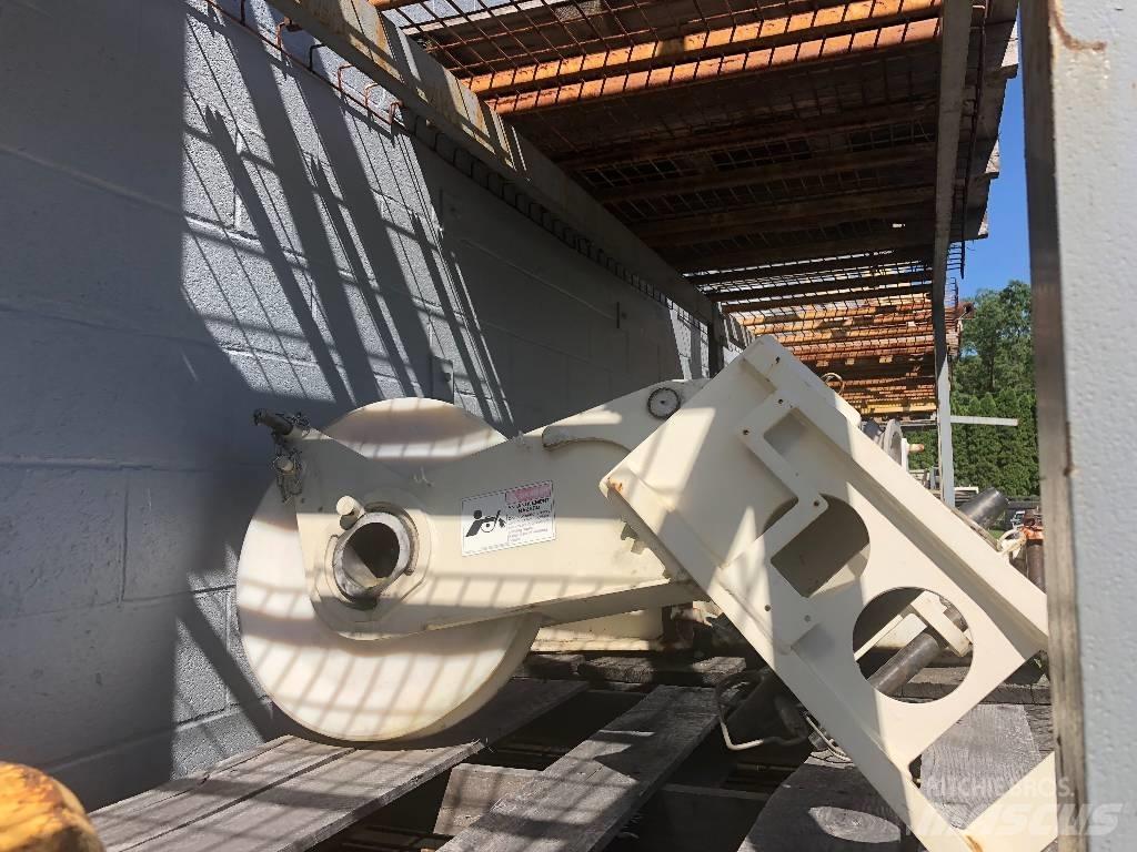 Demag AC 250-1 Maastikutõstukid