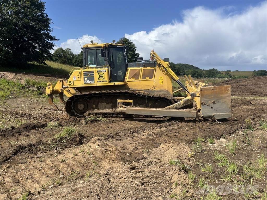 Komatsu D65PXI-18 Buldooserid