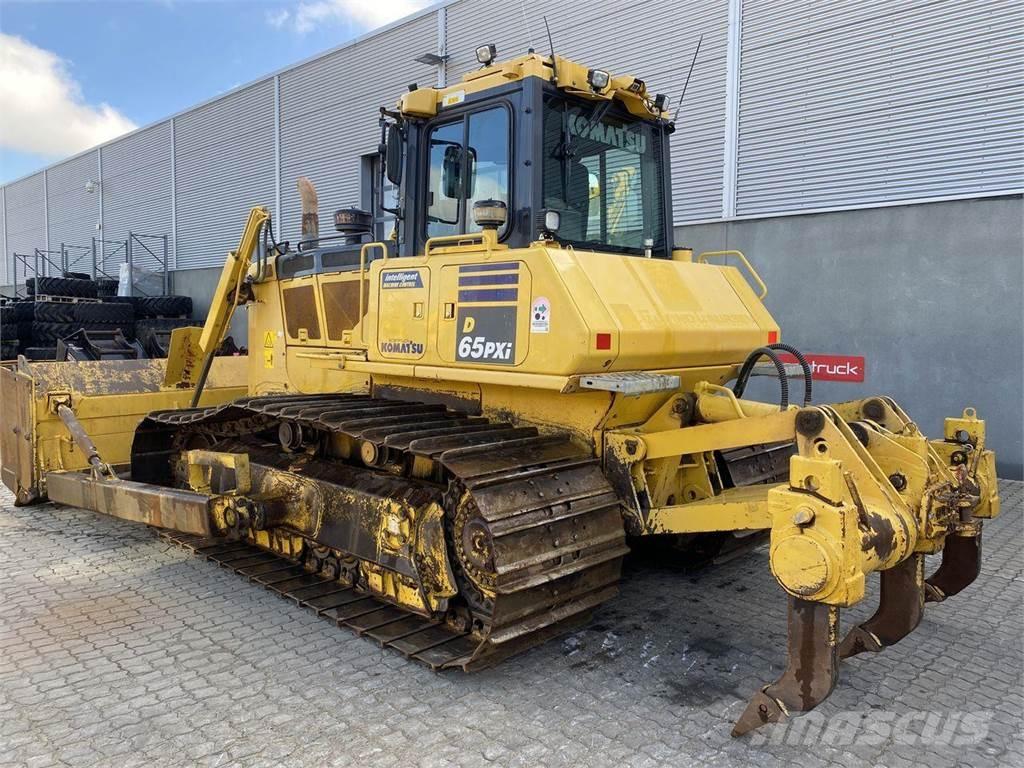 Komatsu D65PXI-18 Buldooserid
