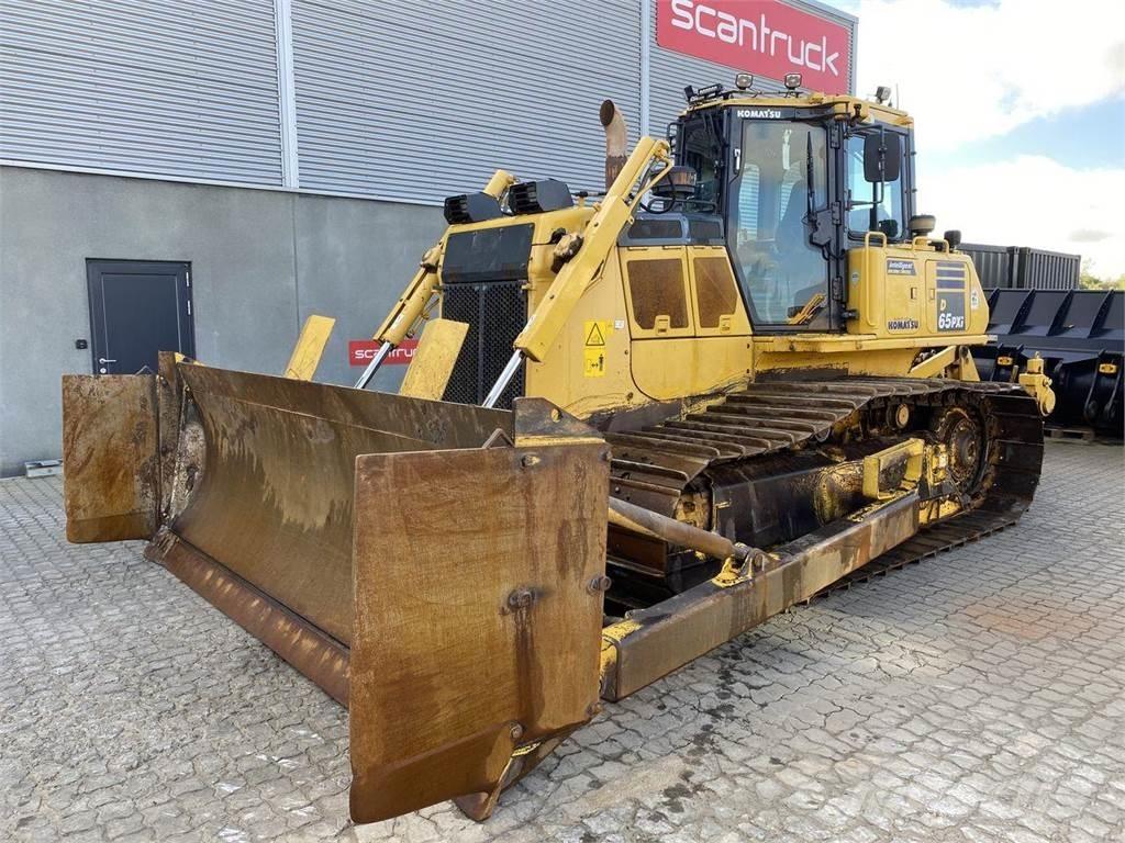 Komatsu D65PXI-18 Buldooserid
