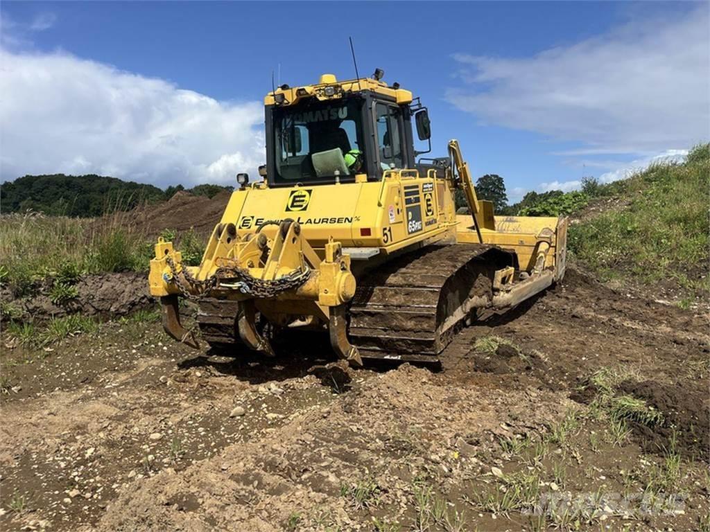 Komatsu D65PXI-18 Buldooserid