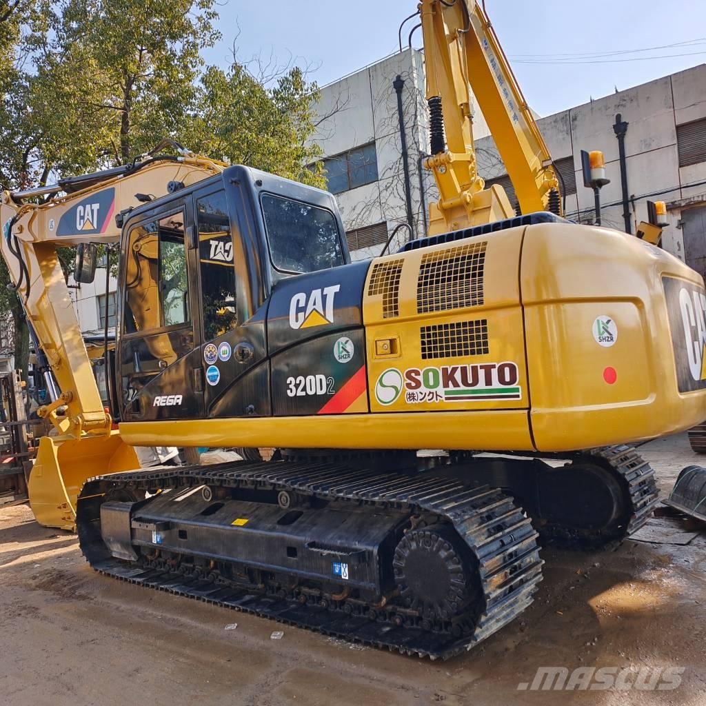 CAT 320 D2 Roomikekskavaatorid