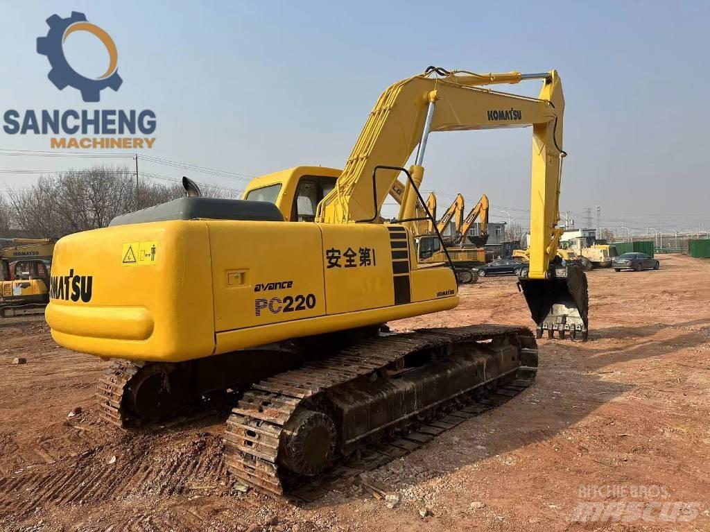 Komatsu PC 220 Roomikekskavaatorid