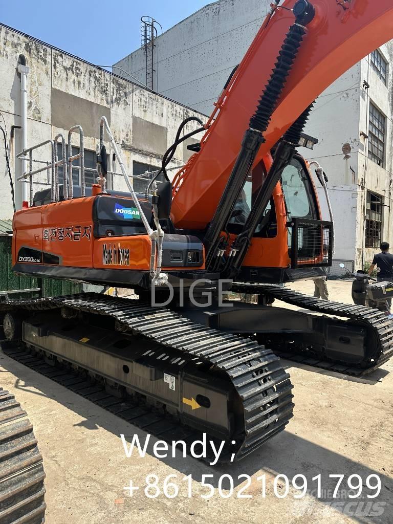 Doosan DX 300 Väikeekskavaatorid 7t-12t