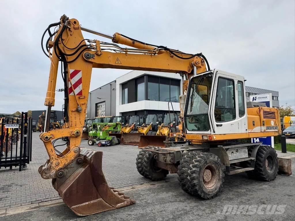 Liebherr A924 Ratasekskavaatorid