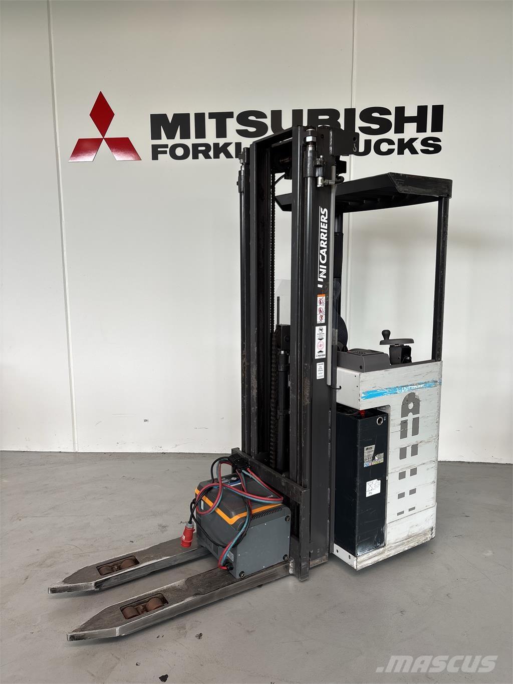 Atlet XJN160 Platvormiga virnastajad