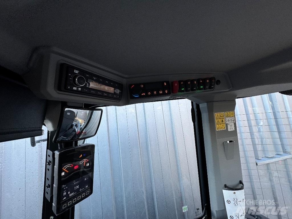 CAT 908 Rataslaadurid
