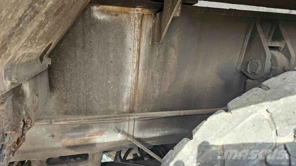 Kato SR 250 Raske maastiku tõstukid