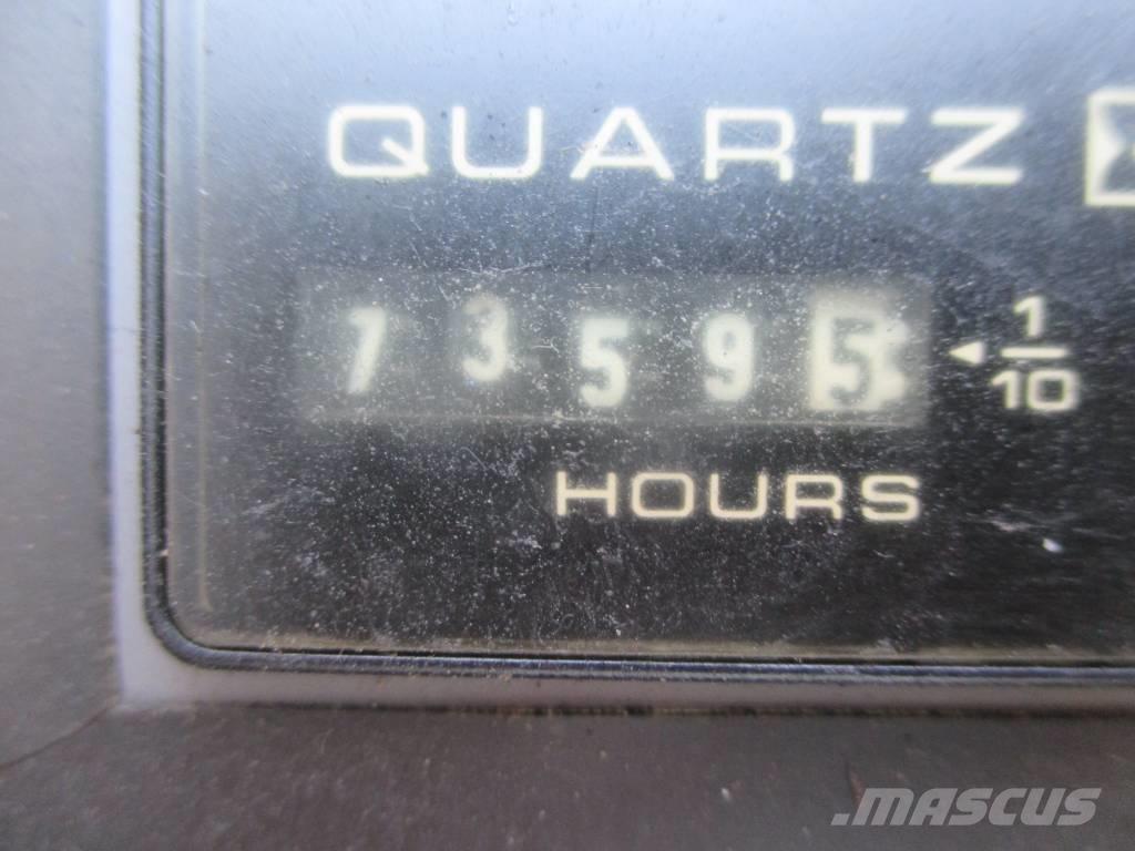 JLG 800 AJ Iseliikuvad poomtõstukid