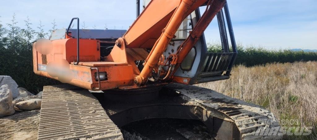 Hitachi EX 200 LC Roomikekskavaatorid