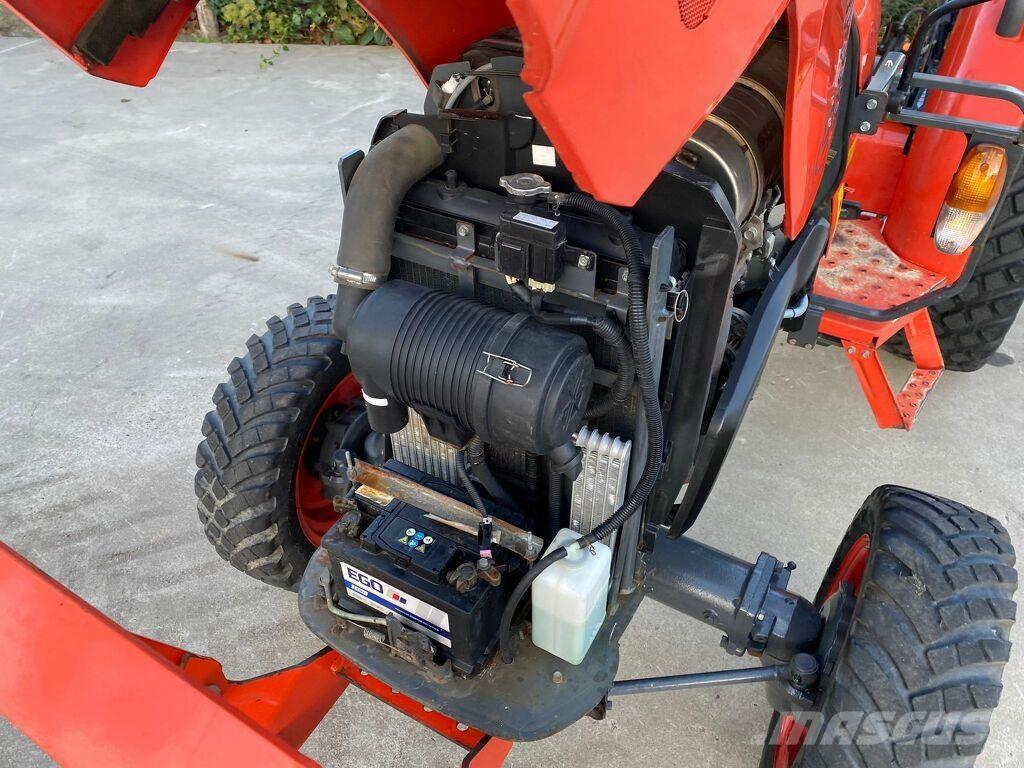 Kubota L1-382 Traktorid