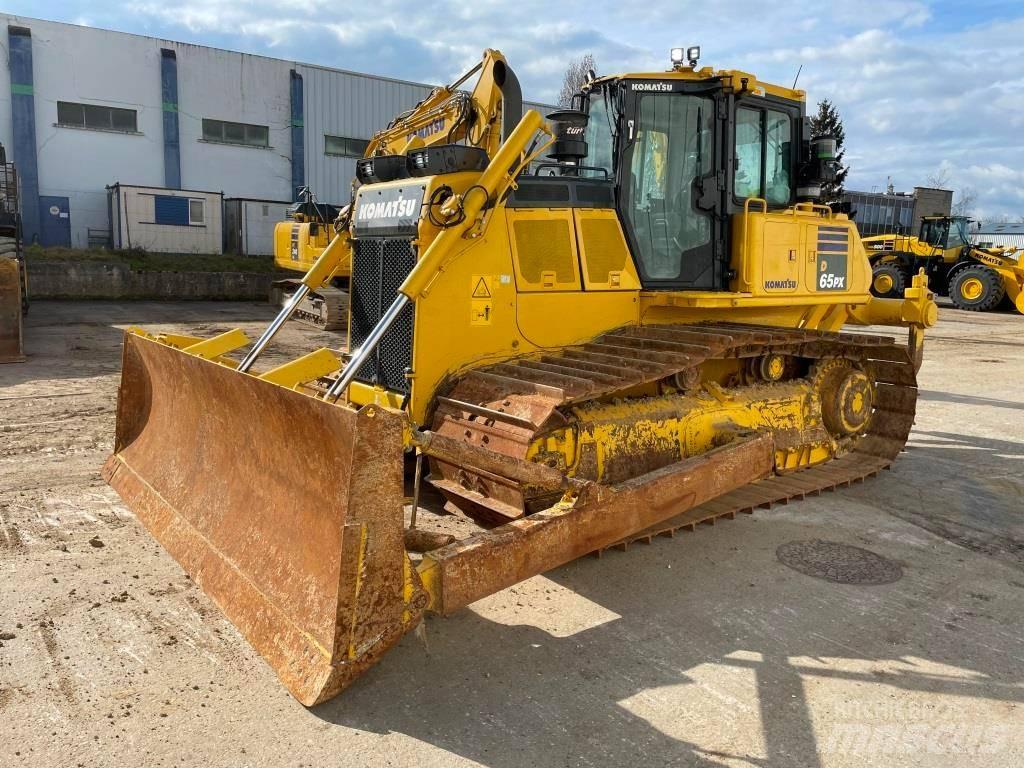 Komatsu D65PX-18E0 Buldooserid