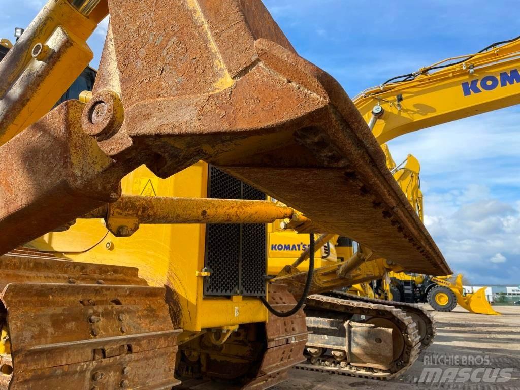 Komatsu D65PX-18E0 Buldooserid