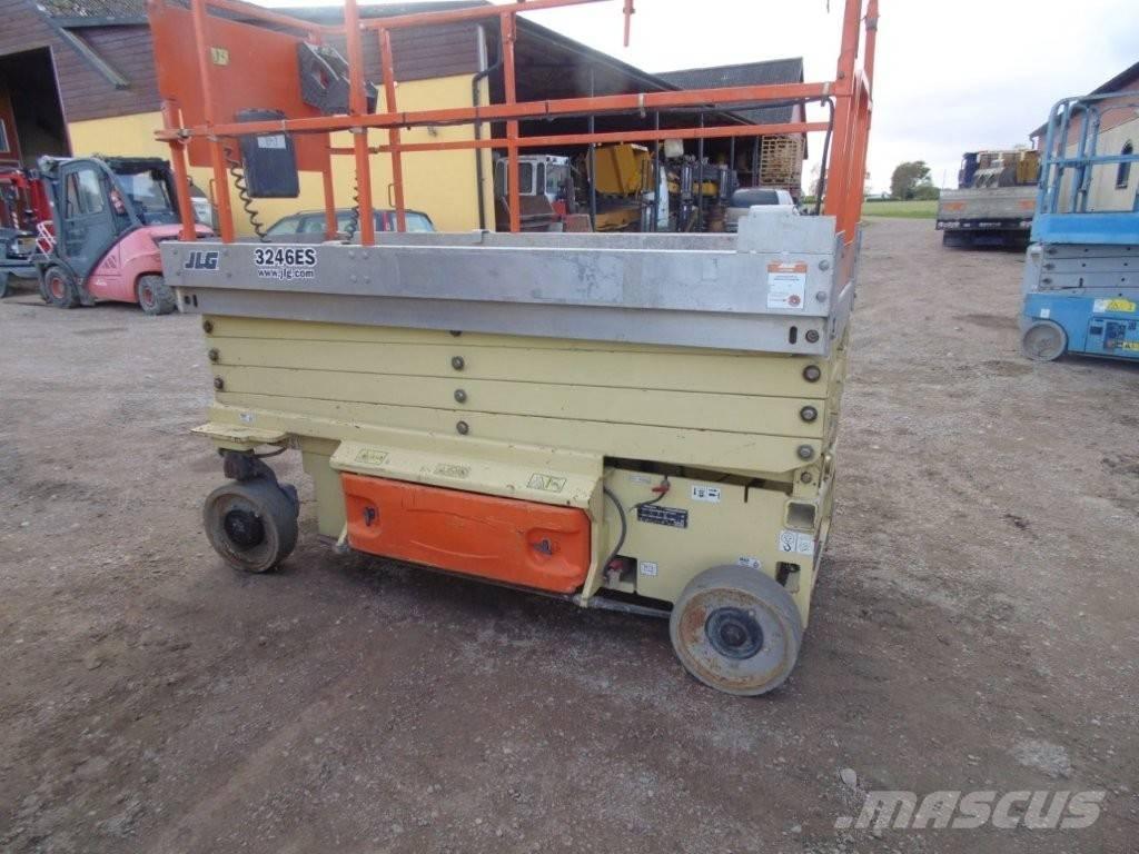 JLG 3245 ES Käärtõstukid
